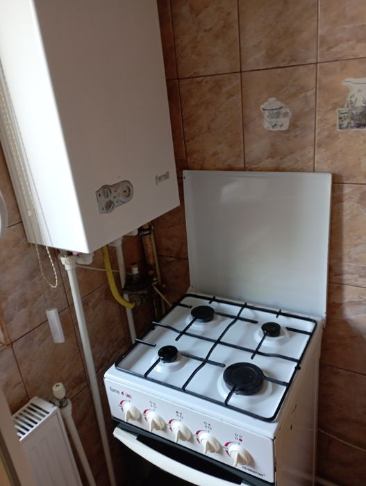 Închiriez garsoniera