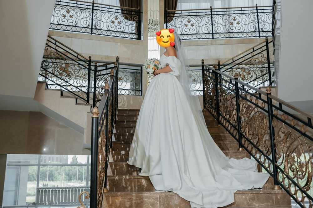 Продам свадебное платье. Возможен торг.