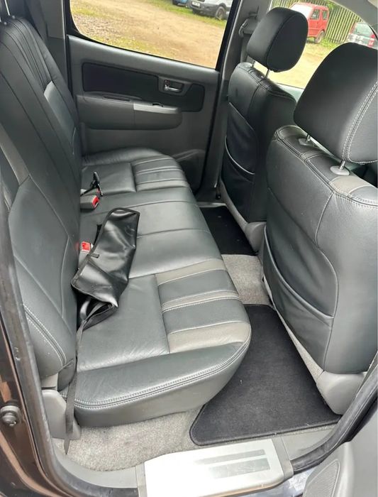 Dezmembrez Toyota Hilux 3.0 Invincible 2006-2015