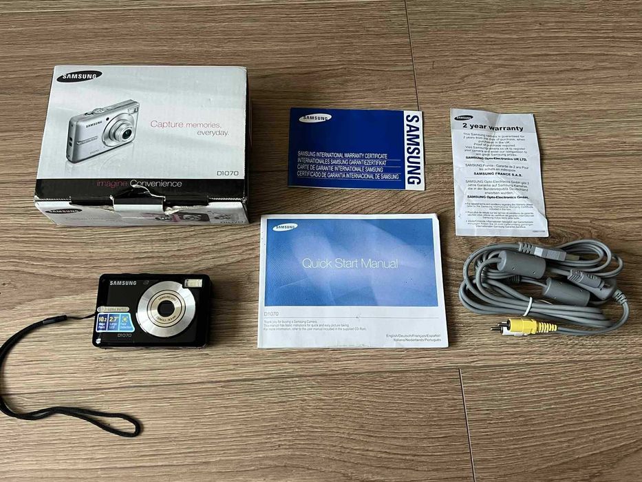 Aparat foto digital camera Samsung, printeaza data/ora statii itp