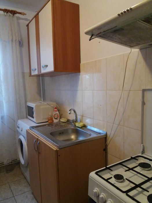 Inchiriez apartament 3 camere | semidecomandat | 60 mp | et 1 | mobilat | utilat | Cantemir | disponibil imediat | proprietar