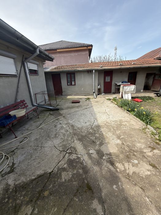 Casa zona teatrul de vara