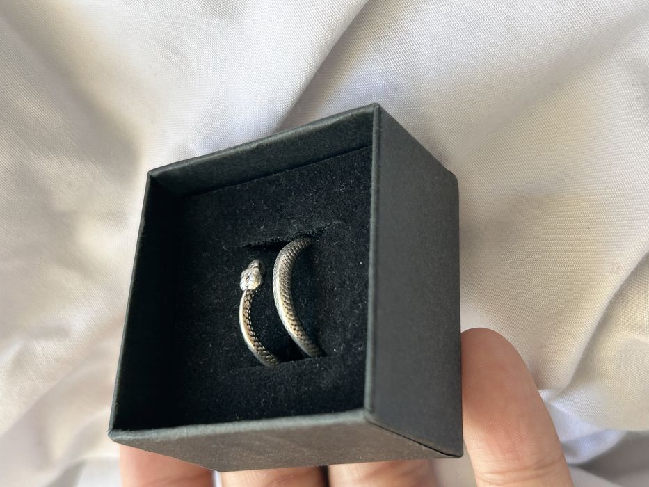 серебряное кольцо змея