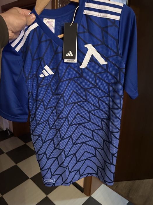 Официална мачова тениска на Левски