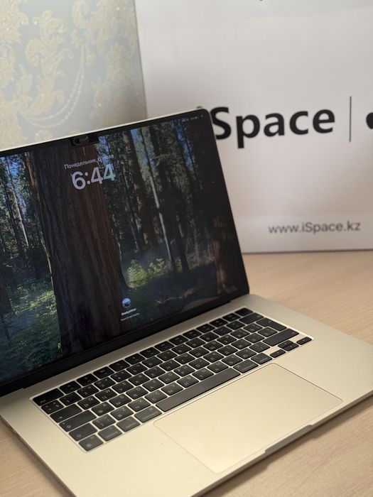 MacBook Air M3 (2024) 8/256 GB Gold