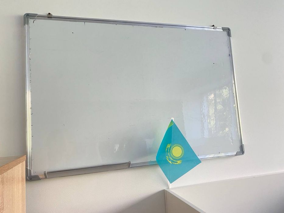 Продаю офисную мебель