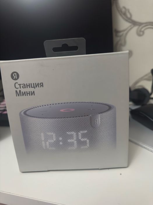 Умная колонка Алиса
