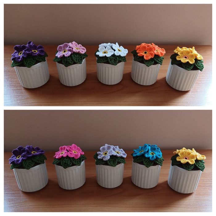 Плетени теменужки в бели кашпи