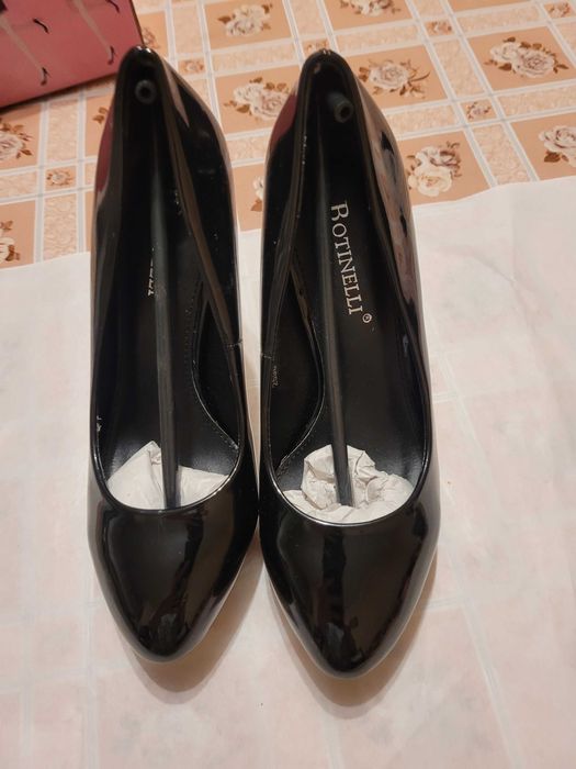 Vand pantofi negri Botinelli - noi