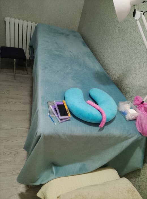 Продам кушетку срочно