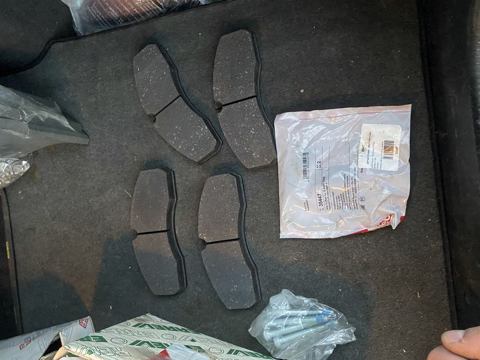 Части за ивеко 5912,4912,3510,водна помпа висящ лагер накладки