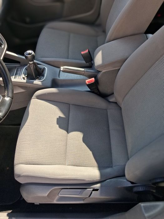 Фоксваген голф комби 1.9 дизел 105 кс. Регистриран годишна винетка