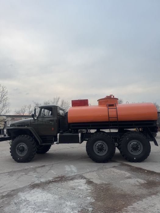Продам Урал топливозаправщик