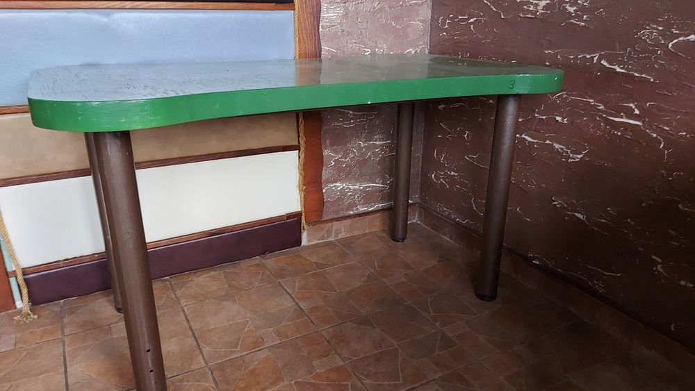 Стол детский продам.