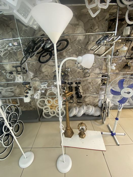 Торшер новый белый