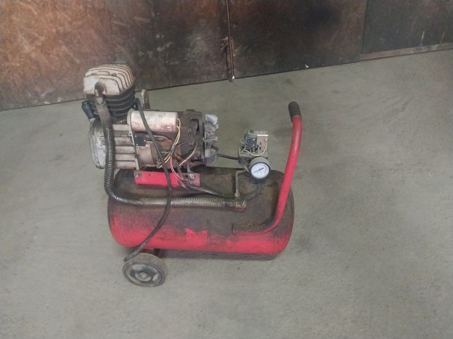 Продам Компрессор