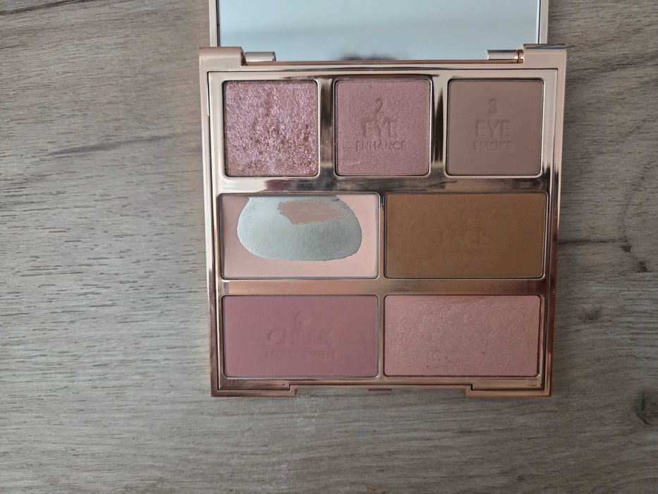 Paleta fata si ochi Charlotte Tilbury