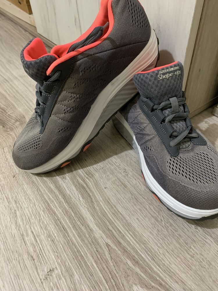 Skechers shape ups on sale olx