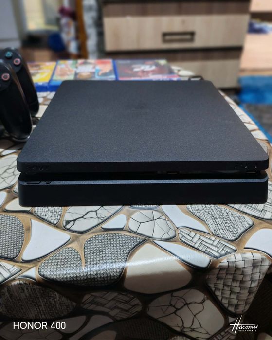 Playstation 4 slim