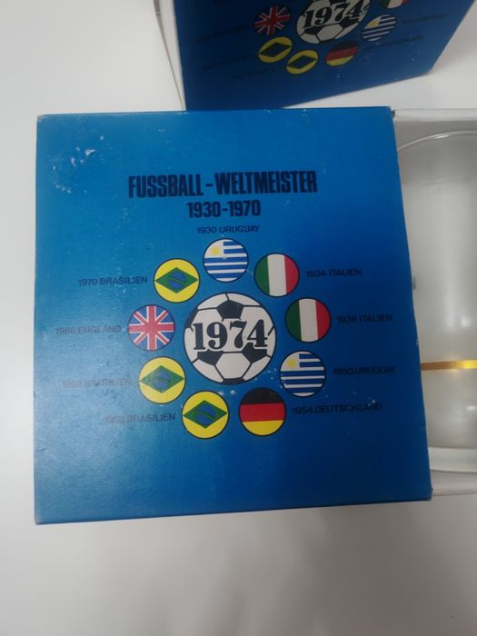 set de 2 pahare de colecție din 1974