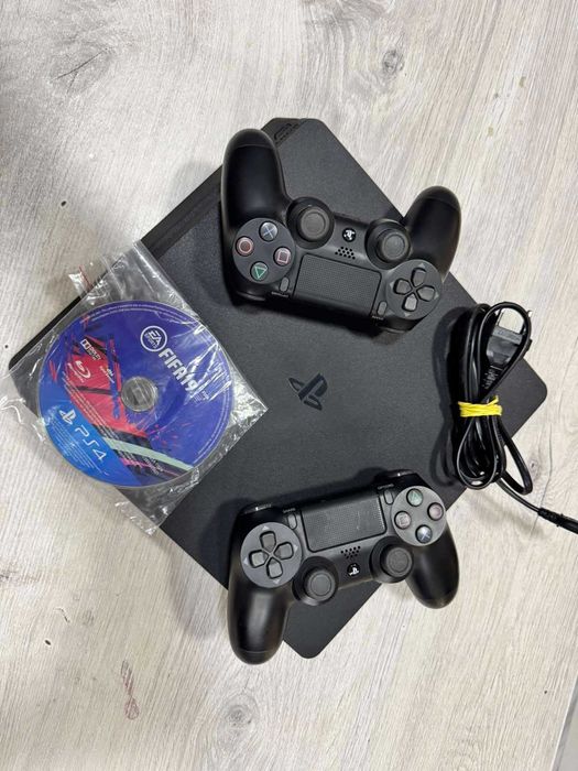 PlayStation 4 Slim 500GB  + 2 джойстика + FIFA 19