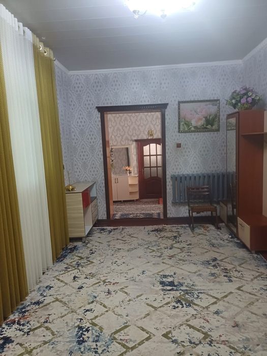 Улкен уй сатылады.