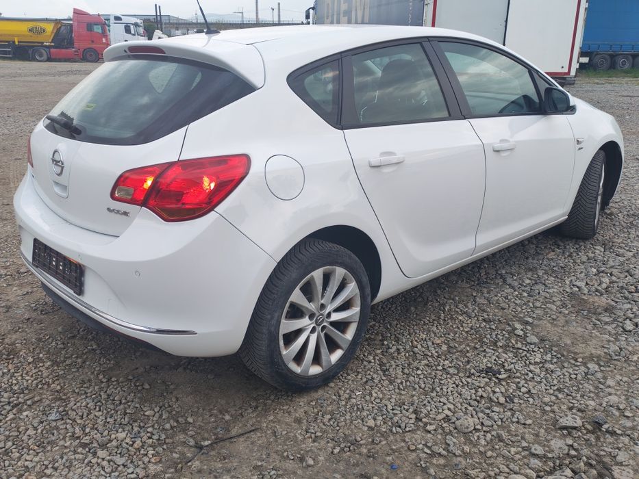 OPEL Astra 2013 — imagine 4