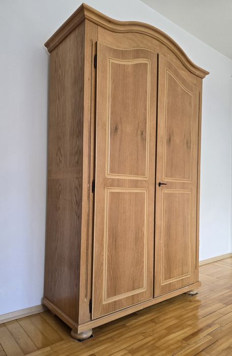 Șifonier/ Dulap din lemn și noptieră