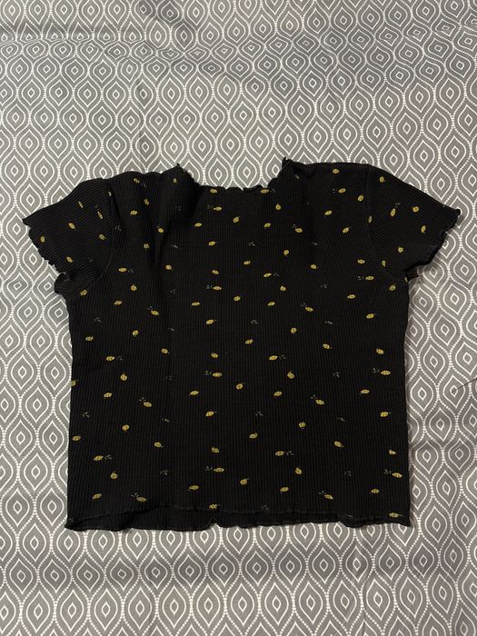 Къса тениска с принт и къдрав ефект