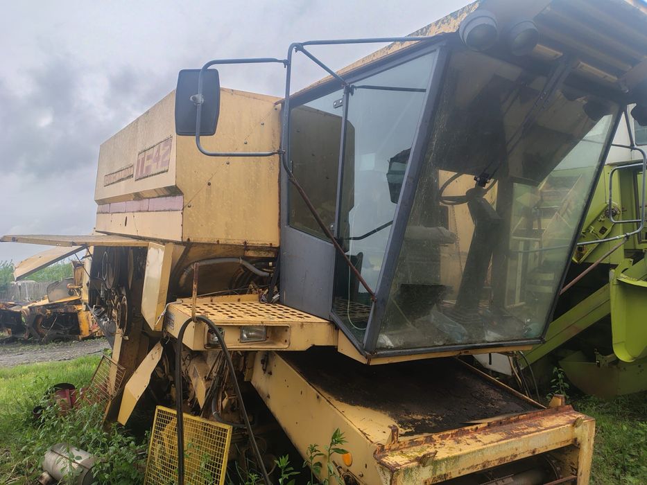 Dezmembrez Combine Agricole