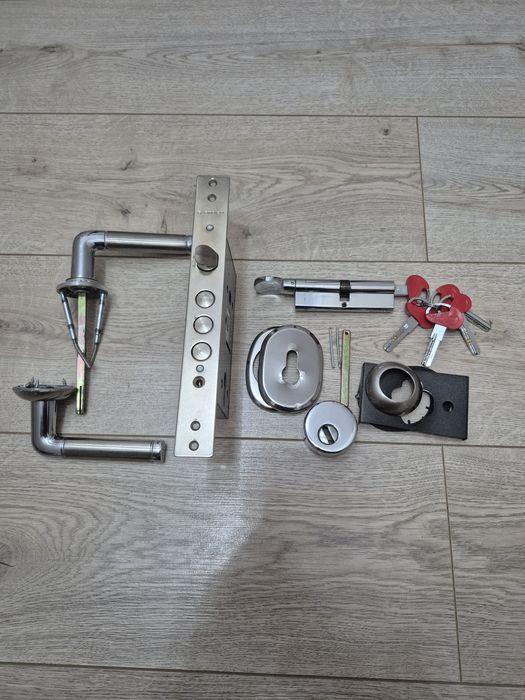 Замок врезнои,б/у ,состояние хорошее