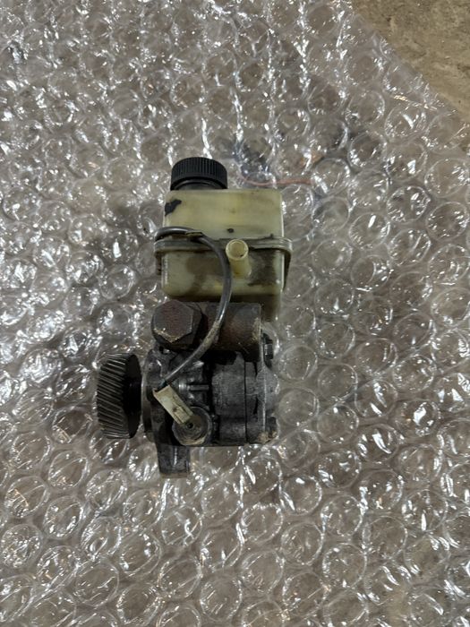 Mazda 5 2.0d 2007 година Хидравлична Помпа