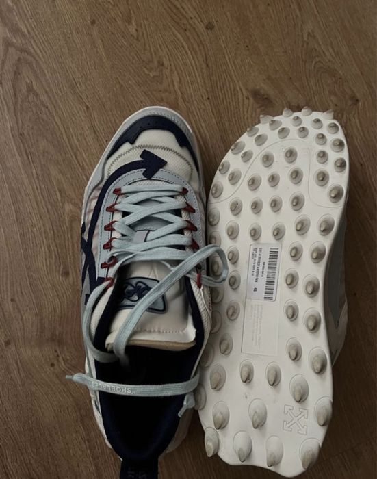 Vand Off-White Odsy 1000