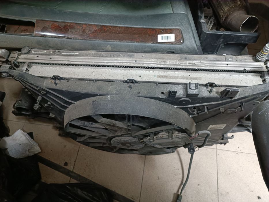 Комплект радиатори с охлаждаща перка за Volvo XC70, 2001g