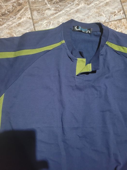 Продаётся мужская футболка