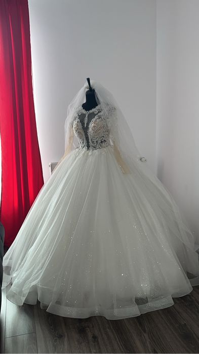 Vand rochie de mireasa