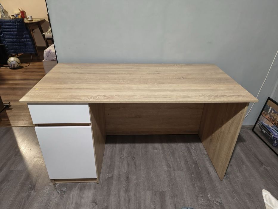 Бюро с шкаф и чекмедже