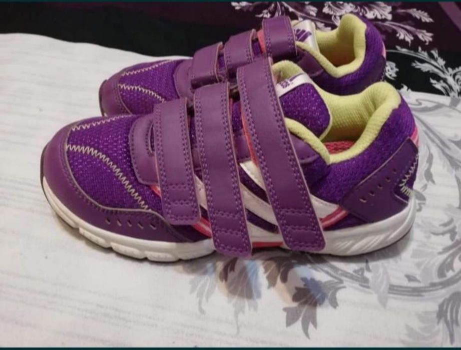 Adidas nr 32, stare foarte bună