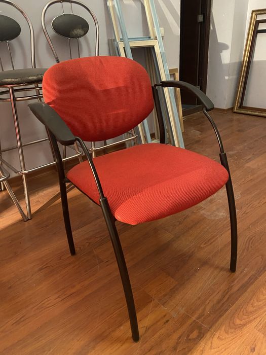 Стулья на раме..