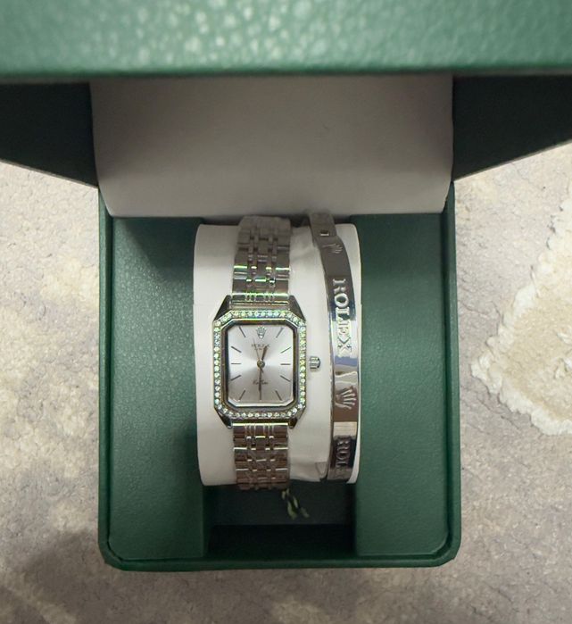 Часы ручные новые