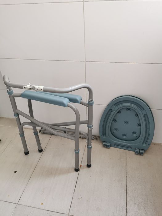 Санитарное кресло. Туалет Складное.