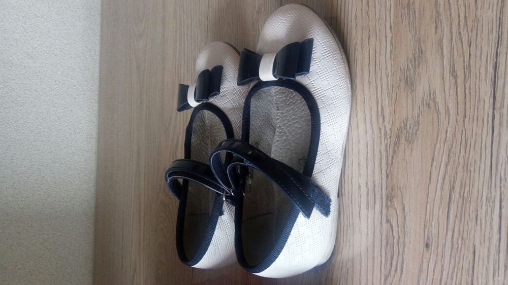 Отдам даром туфли на девочку