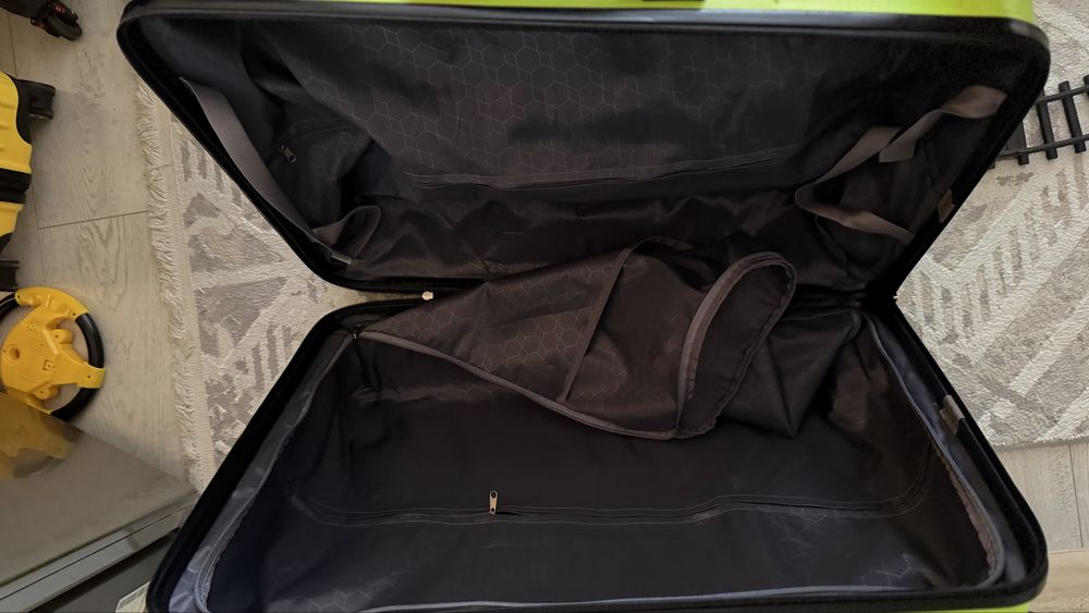 Чемодан большой