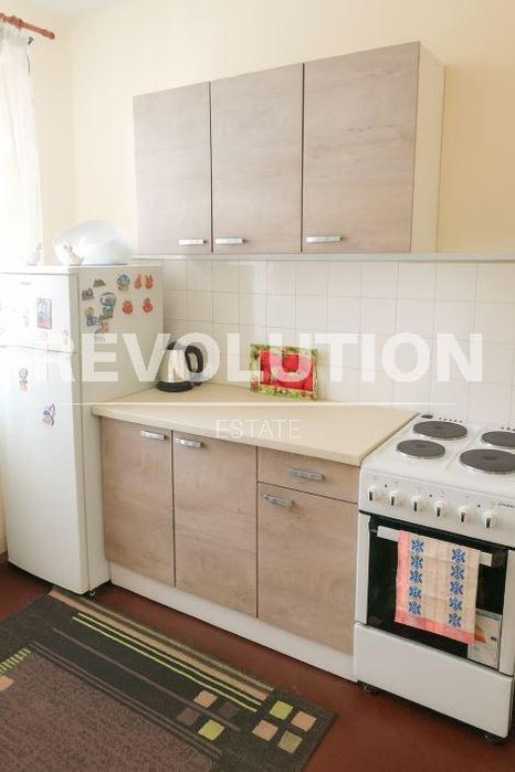 Дава се под наем Тристаен апартамент в Варна, Аспарухово - 76 кв.м за 400 € - Снимка #2