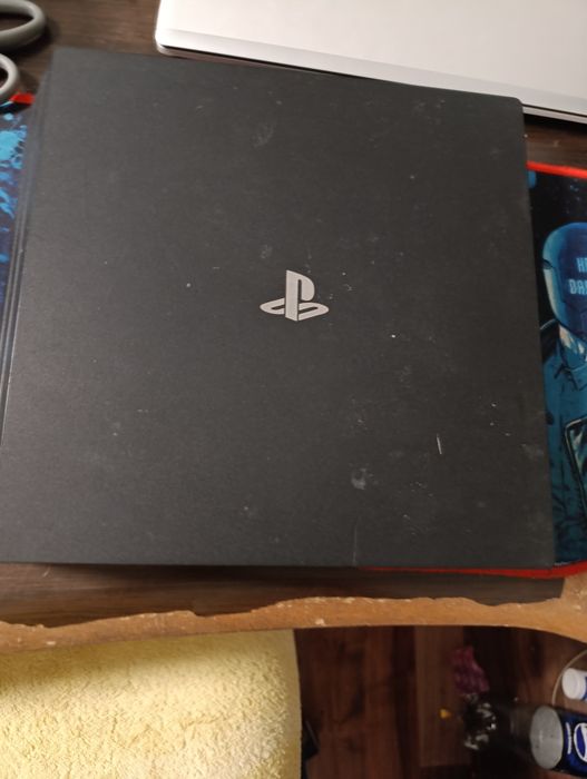 Pachet Gigant PS4 Pro 1TB + 2 Controllere + Stație Încărcare HyperX + Colecție 34 Jocuri de Top