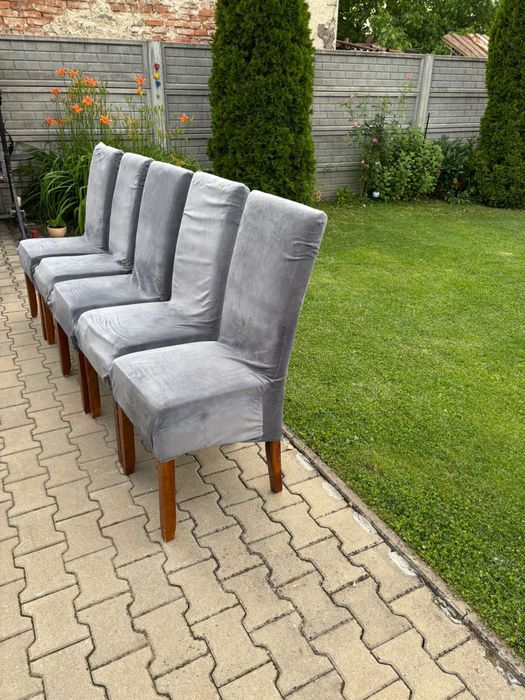 Vand 5 scaune rezistente