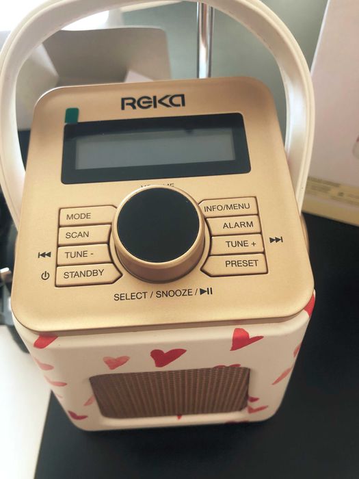 Винтидж радио DEKA DAB/FM Bluetooth