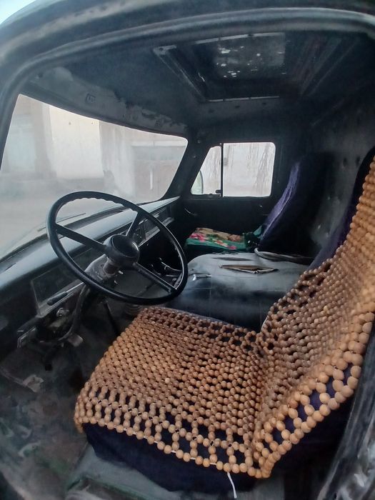 UAZ avtomobili sotiladi