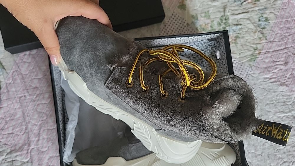 Продам кроссовки зимние