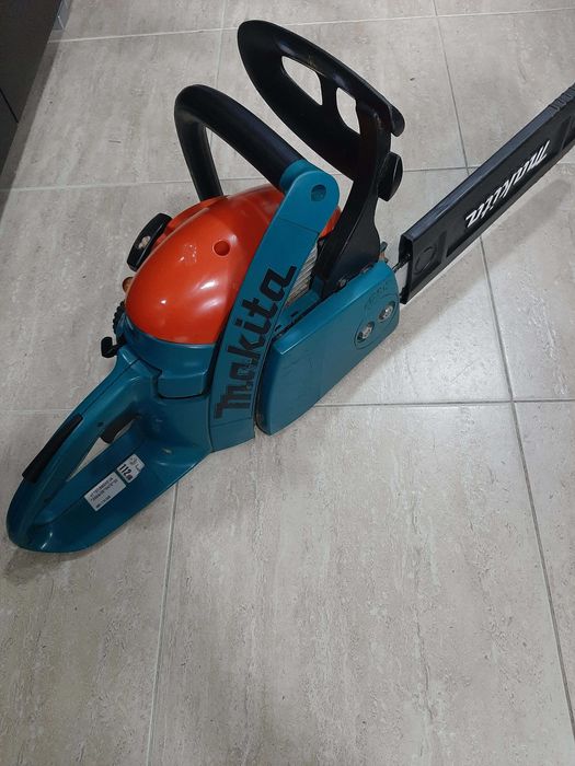 Бензинова резачка Makita DCS4610